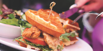 Brunch smackdown: Saturday vs. Sunday