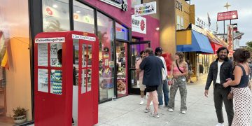 Turning Trauma Into Art with Healing Phone Booth Project