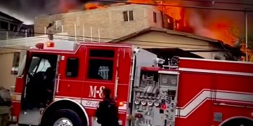Multi-Structure Fire In Tijuana’s Rio Vista Neighborhood Leaves 18 Without A Home